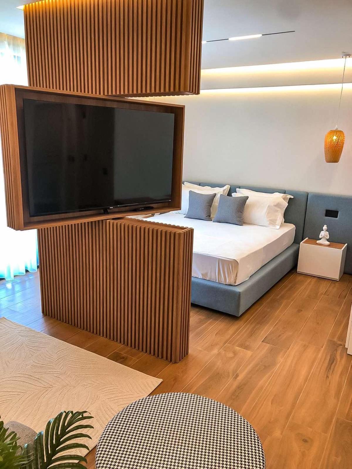 Hotel Teuta Ulcinj Buitenkant foto