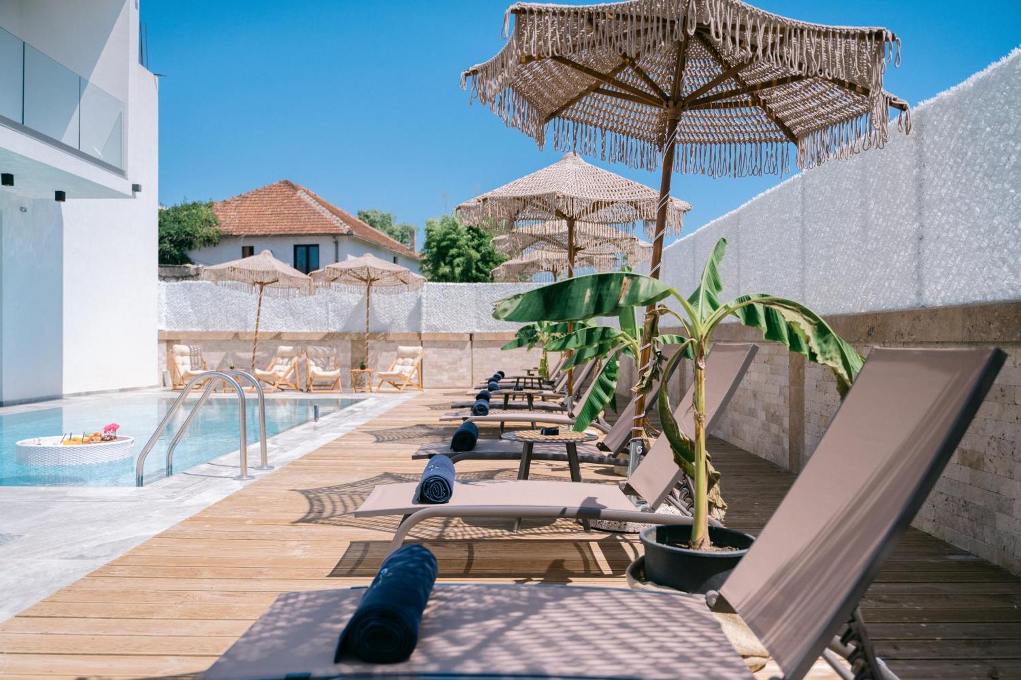 Hotel Teuta Ulcinj Buitenkant foto