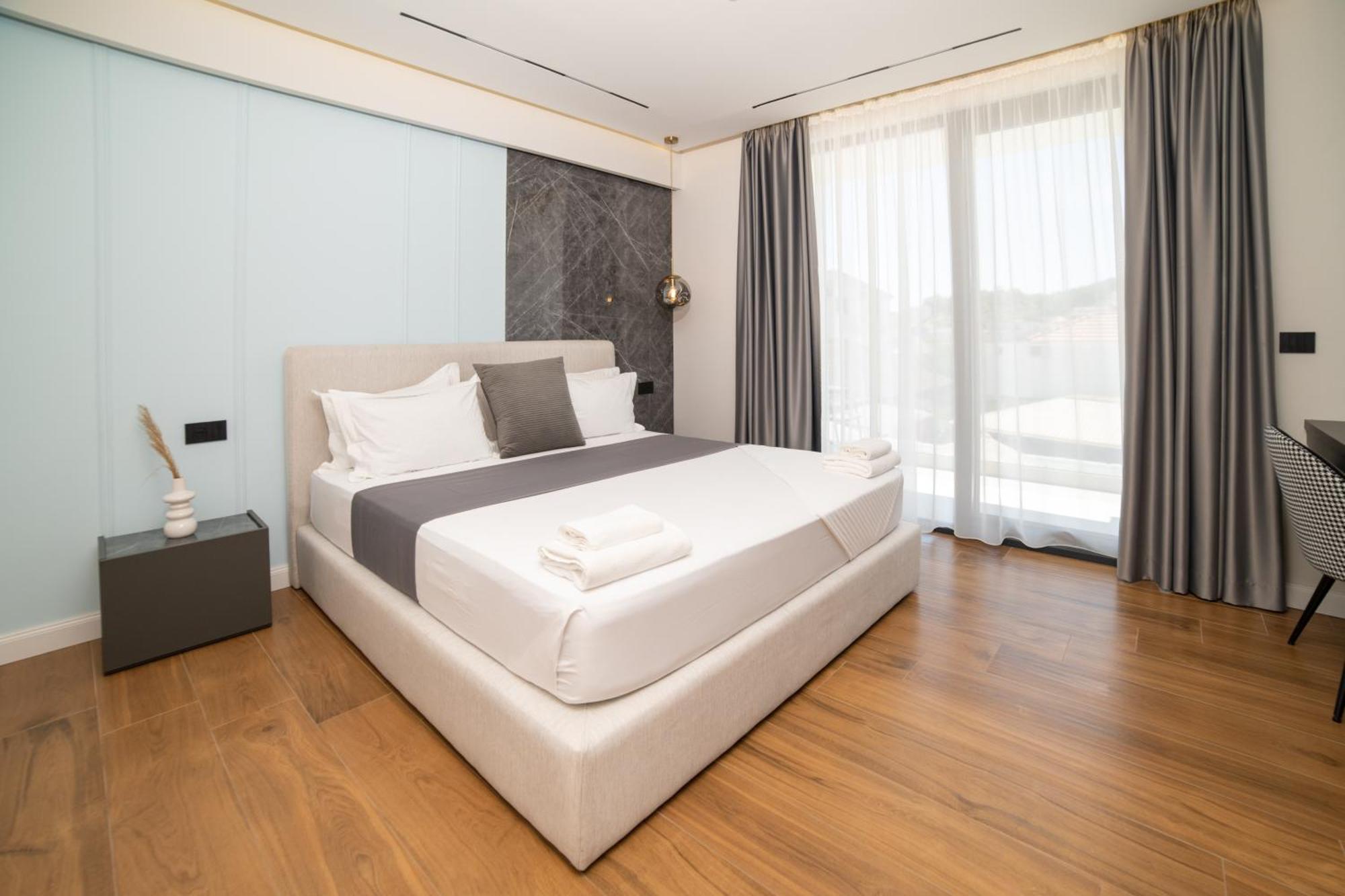 Hotel Teuta Ulcinj Buitenkant foto